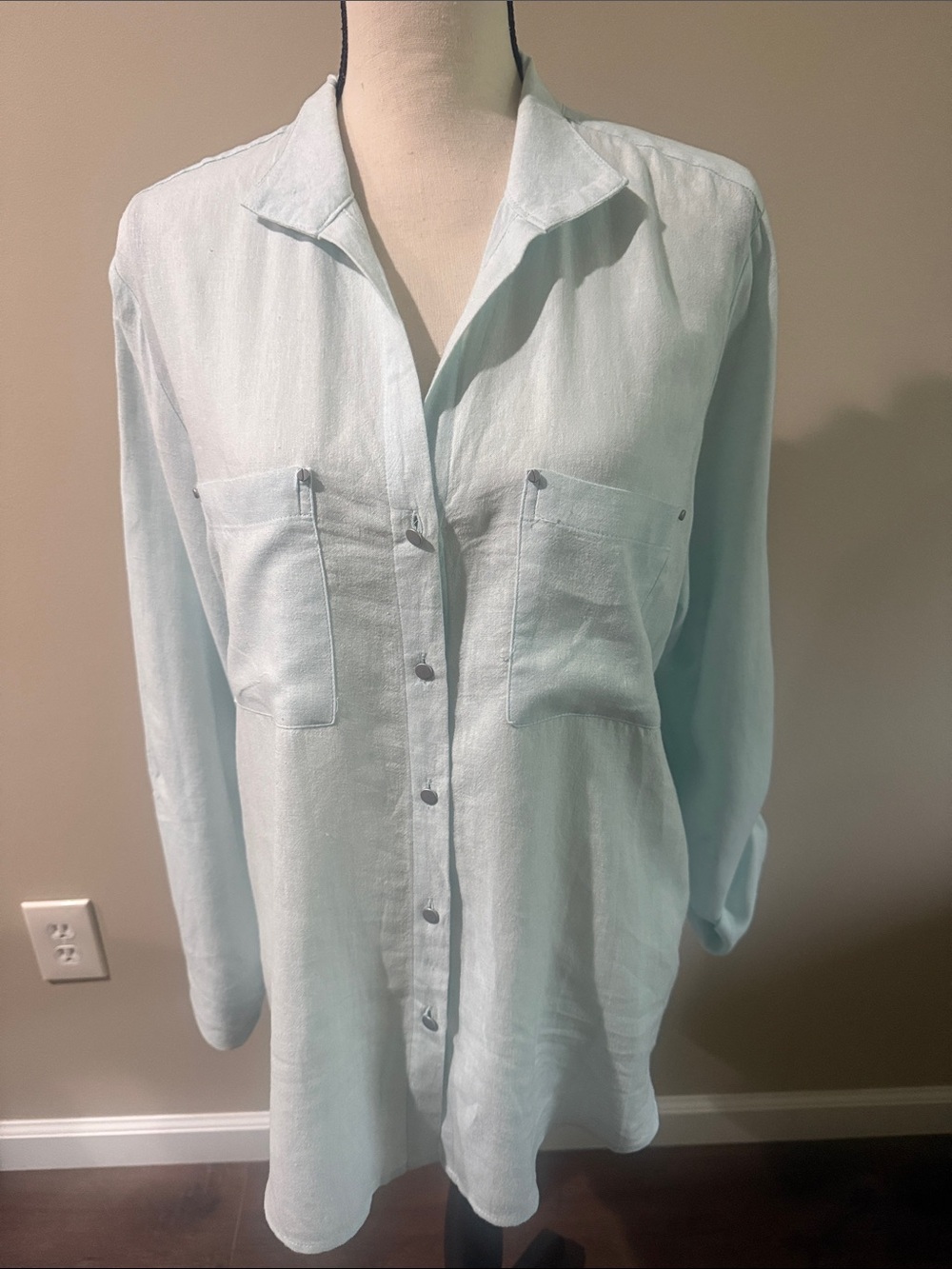 Jones New York Beautiful Light Blue Button-Down Shirt Linen Blend Size Lg NWT